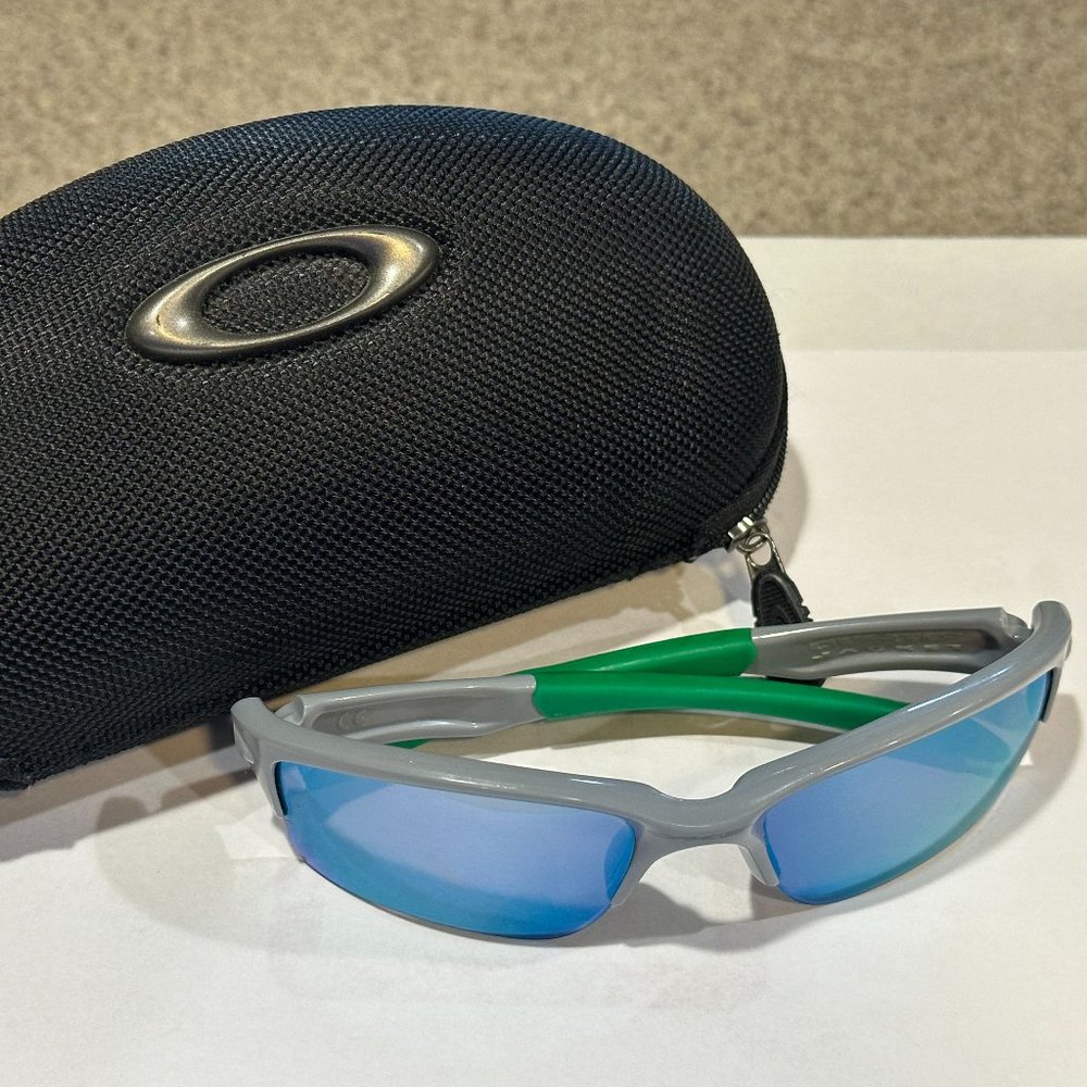 Oakley YOUTH Quarter Jacket Prizm sunglasses w/fitted case